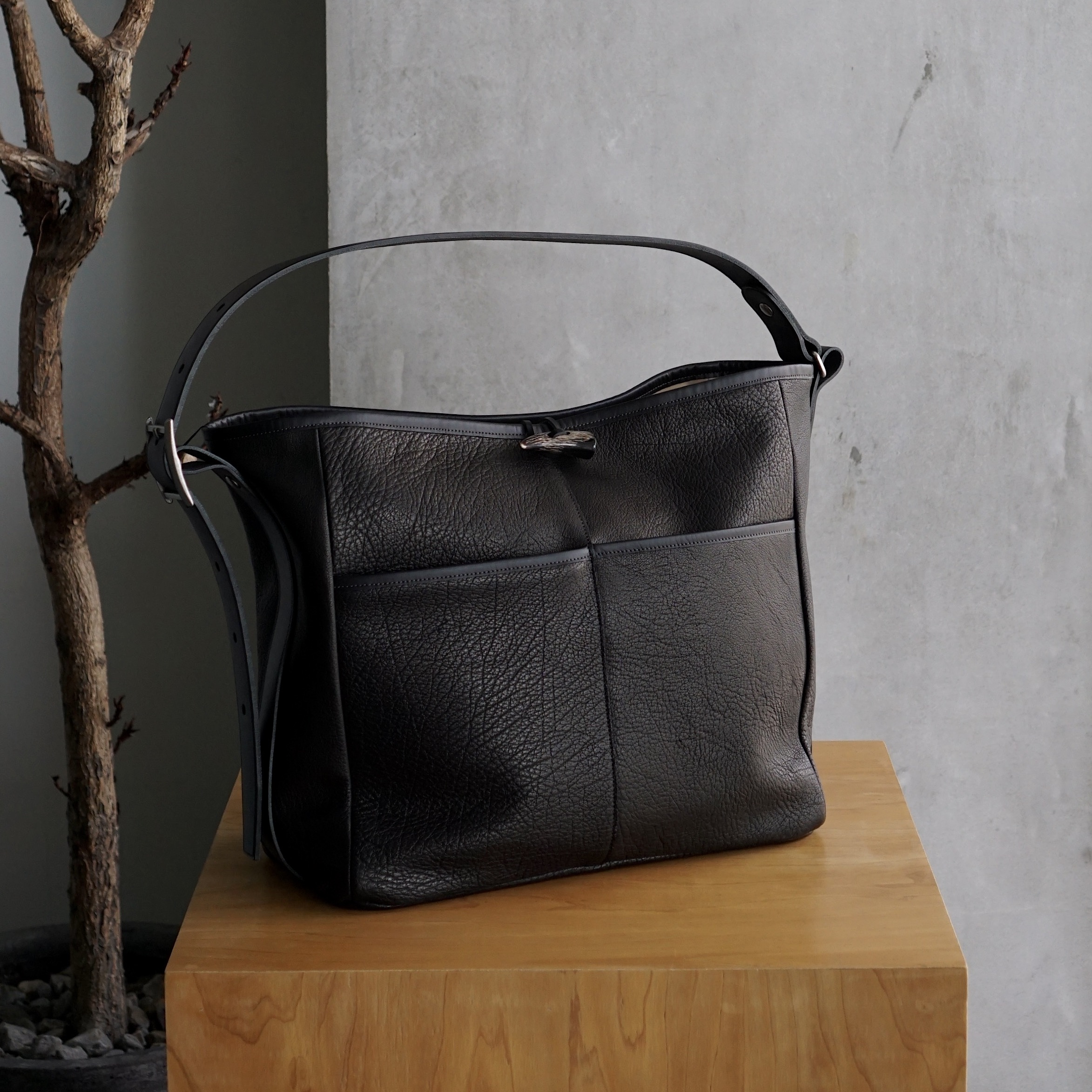 Post Production “2 Pockets Tote Bag” Post Production “2 Pockets Tote Bag” – Arthur Fashion World